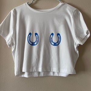 horse shoe crop top